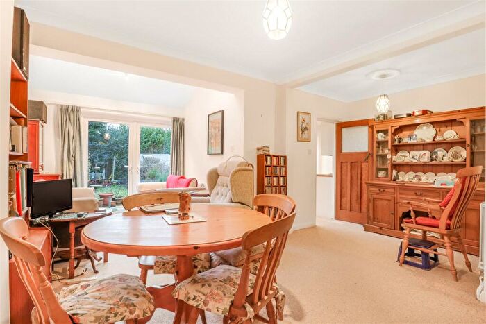 3 Bedroom Semi-Detached House For Sale In Randall Road, Kenilworth, CV8