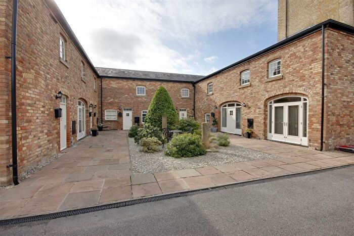 2 Bedroom Flat For Sale In The Stables, Raywell, Cottingham, HU16