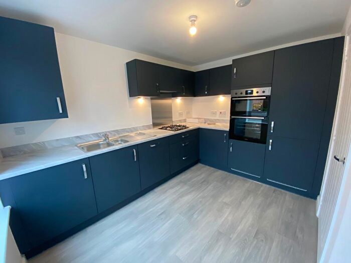 3 Bedroom Semi-Detached House To Rent In Carmelite Close, DL6