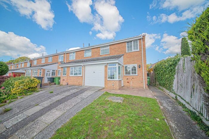 3 Bedroom End Terrace House For Sale In Olympic Way, Bishopstoke, Eastleigh, SO50