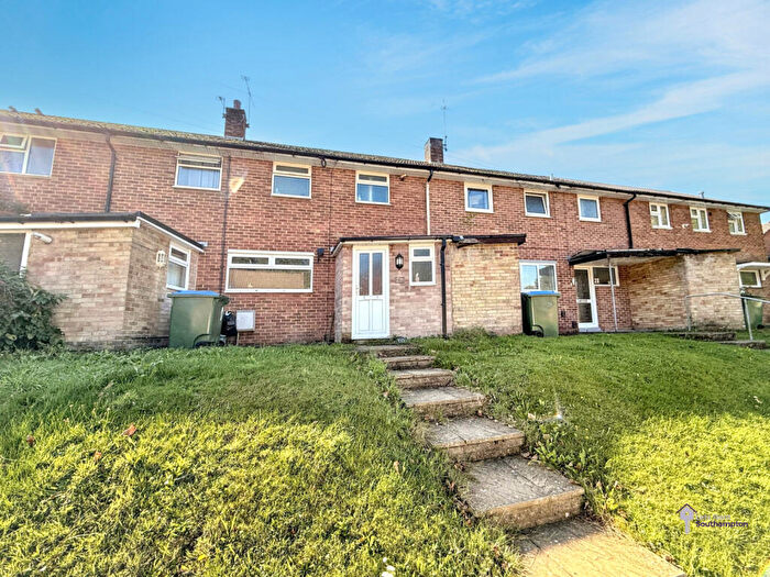 3 Bedroom Terraced House For Sale In Cheriton Avenue, Southampton, SO18