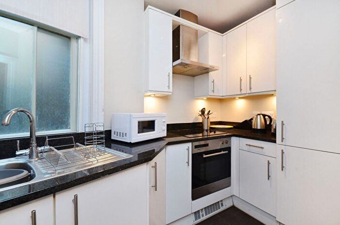 Studio To Rent In James Street, Marylebone, London, W1U