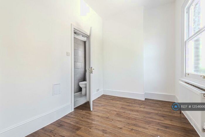 4 Bedroom Maisonette To Rent In Waldegrave Road, London, SE19