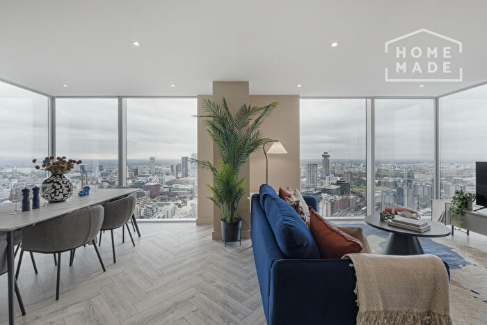 3 Bedroom Flat To Rent In Colliers Yard, M3