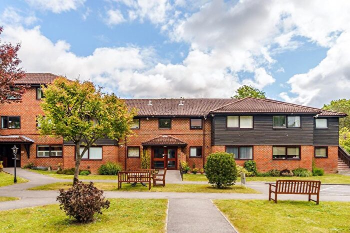 2 Bedroom Flat For Sale In Tadworth Street, Tadworth, KT20