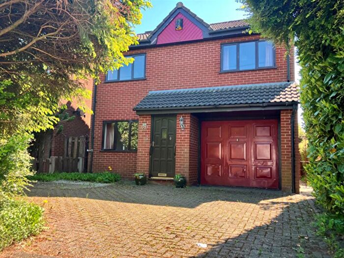 3 Bedroom Detached House For Sale In Scot Lane, Blackrod, Bolton, BL6
