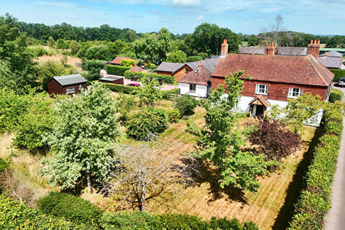 6 Bedroom Detached House For Sale In Bloomfield Hatch, Mortimer, RG7