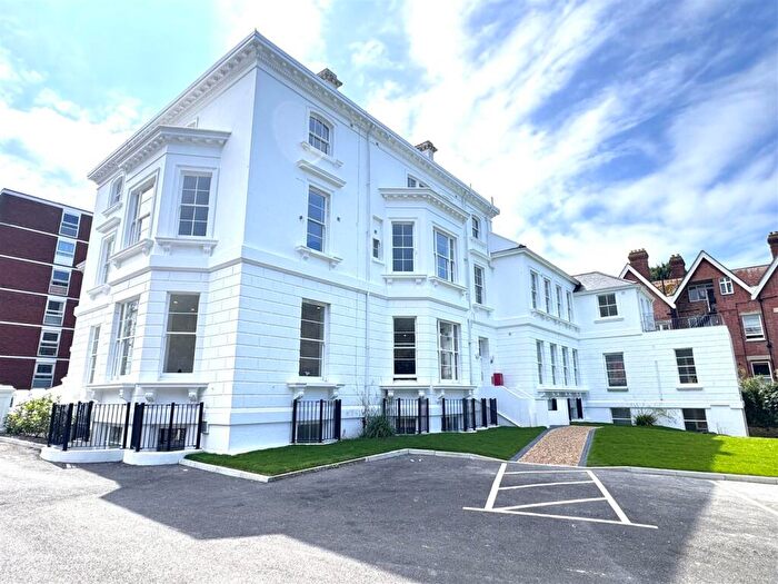 1 Bedroom Flat For Sale In Hartington Place, Eastbourne, BN21
