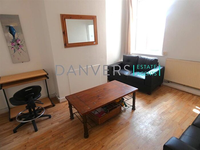 4 Bedroom Terraced House To Rent In Rydal Street, Leicester, LE2