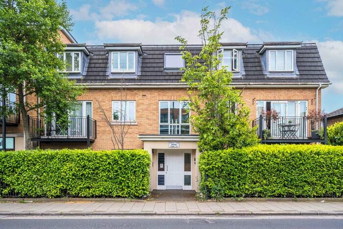 2 Bedroom Flat To Rent In Staines Road, Twickenham, TW2