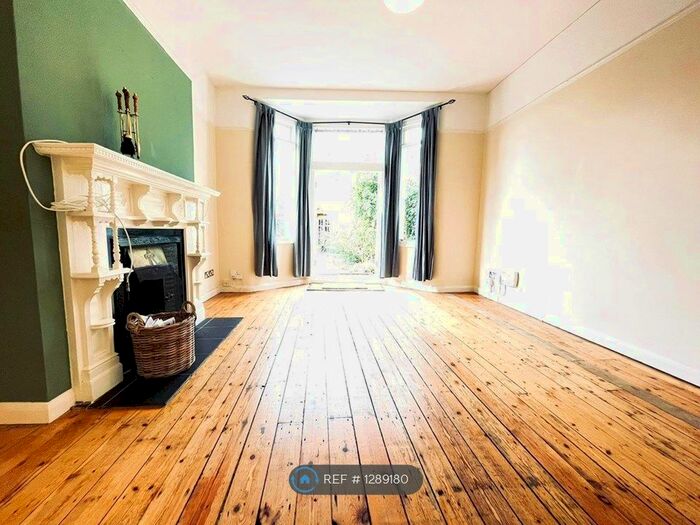 2 Bedroom Maisonette To Rent In St. Margarets Road, Twickenham TW1