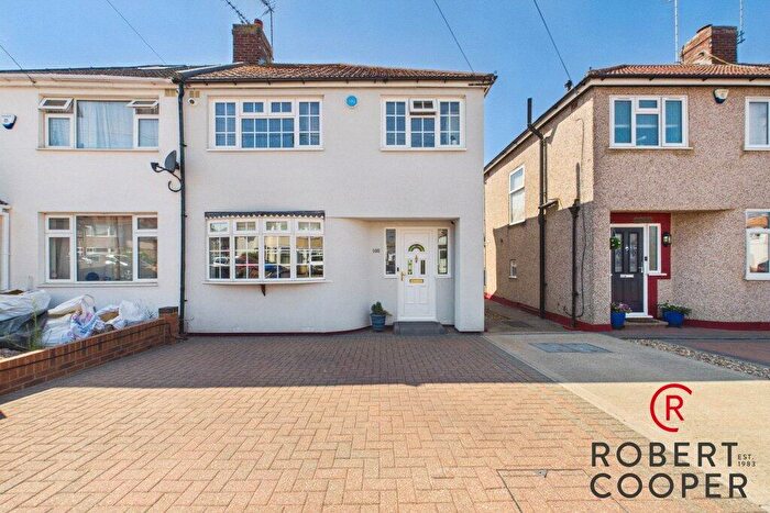 3 Bedroom Semi Detached House For Sale In Walton Avenue, Harrow, HA2