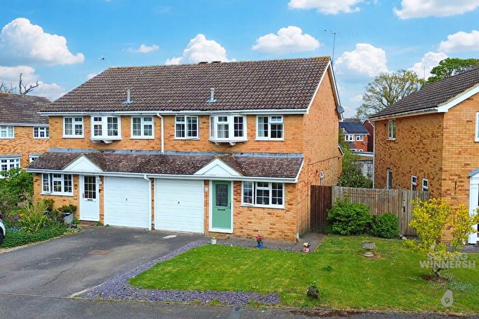 3 Bedroom Semi-Detached House For Sale In Maidensfield, Winnersh, Wokingham, Berkshire, RG41