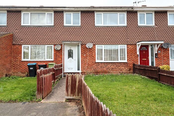 3 Bedroom Terraced House For Sale In Inverness Close, Bletchley, MK3