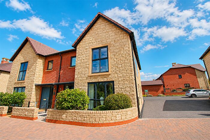 3 Bedroom Semi Detached House For Sale In Inmeads, SN3