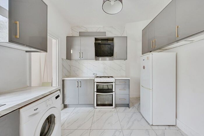 3 Bedroom Terraced House For Sale In Vicarage Road, Sutton, SM1