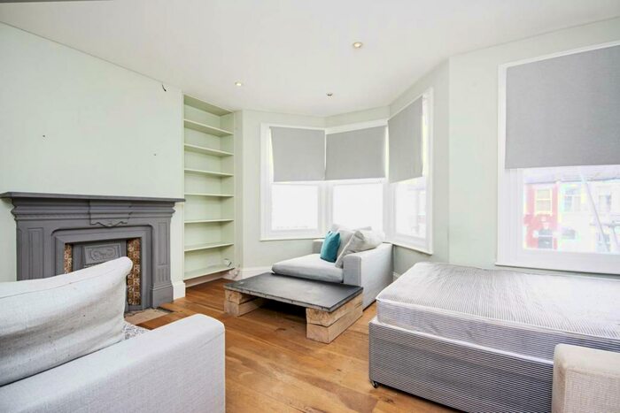 2 Bedroom Flat To Rent In Imperial Road, Wood Green, London, N22