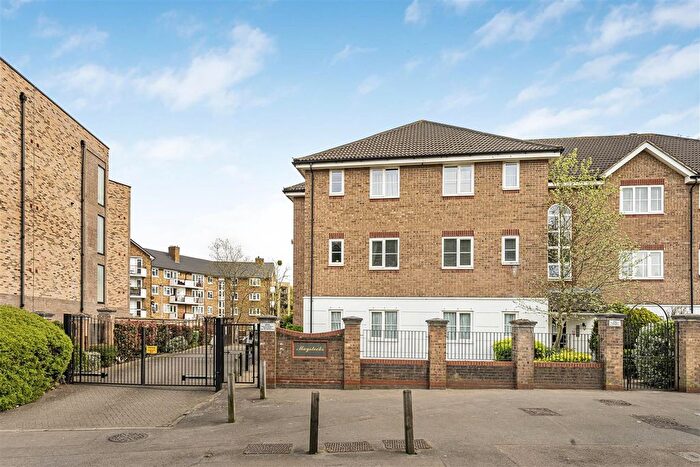 2 Bedroom Flat For Sale In Maystocks Court, Chigwell Road, London, E18
