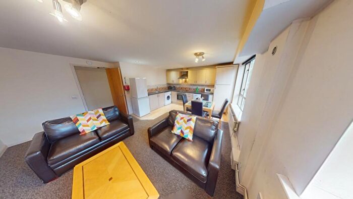 2 Bedroom Flat To Rent In Royal Victoria Court, Gamble Street, Nottingham, Nottinghamshire, NG7