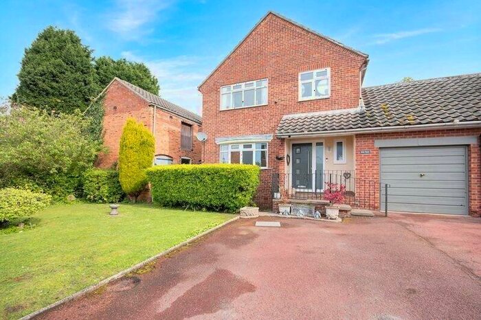 4 Bedroom Detached House For Sale In Low Street, East Markham, Newark, NG22