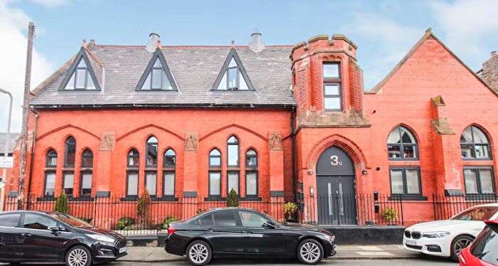 3 Bedroom Flat To Rent In Rundle Road, Aigburth Vale, Liverpool., L17