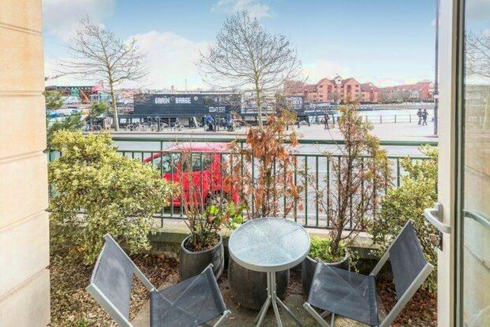 2 Bedroom Flat To Rent In Hotwell Road, Bristol, BS8