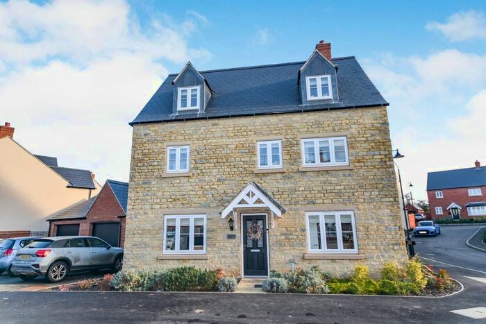 5 Bedroom Detached House For Sale In Catch Yard Road, Silverstone, Towcester, NN12