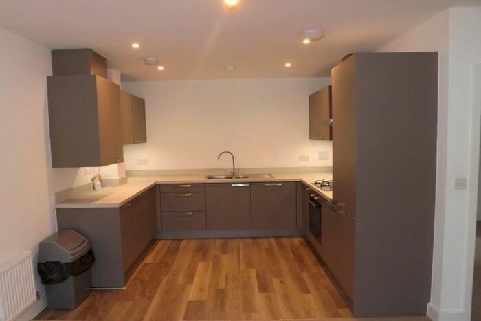2 Bedroom Flat To Rent In De Montfort Place, Bedford, MK40