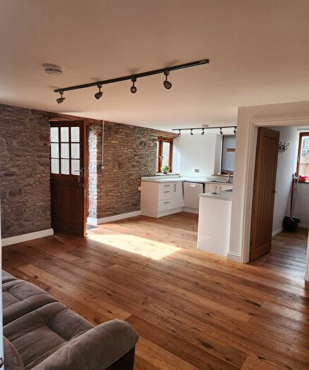 3 Bedroom Semi-Detached House To Rent In Ham Lane, Bristol, BS49