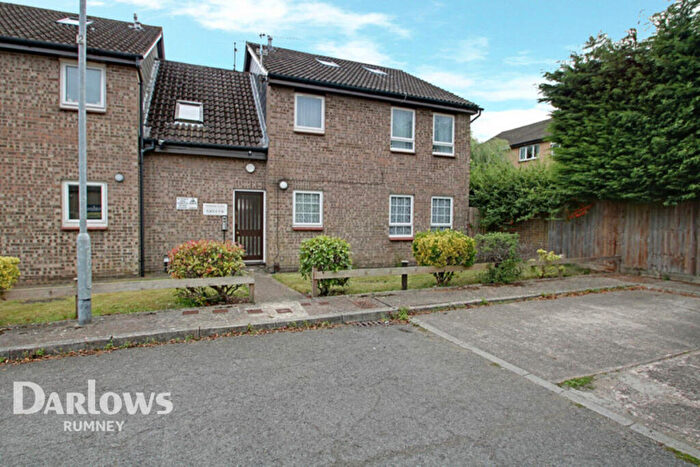 Studio For Sale In Redwood Close, Cardiff, CF3