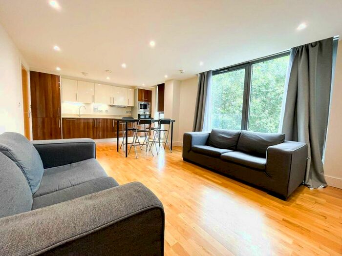 2 Bedroom Flat To Rent In Bunton Street, Woolwich, London, SE18
