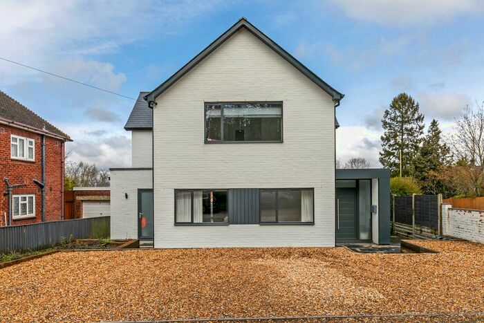 4 Bedroom Detached House To Rent In Alresford Road, Winchester, SO23