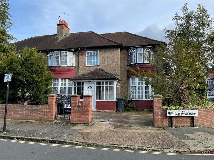 4 Bedroom Property To Rent In Bassett Gardens, Osterley, Isleworth, TW7