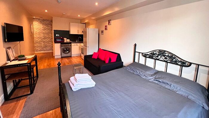 Studio To Rent In Finchley Road, London, NW3