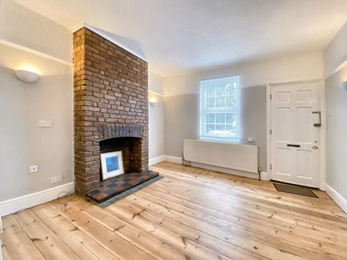 3 Bedroom Cottage To Rent In Iver Lane, Uxbridge, Greater London, UB8