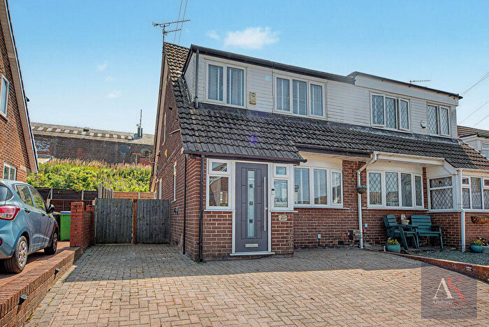 3 Bedroom Semi-Detached House For Sale In Fairfax Drive, Littleborough, OL15
