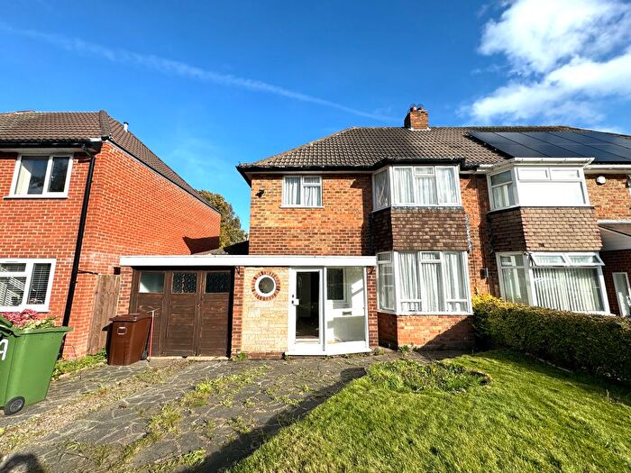 3 Bedroom Semi-Detached House To Rent In Chestnut Drive, Birmingham, B36