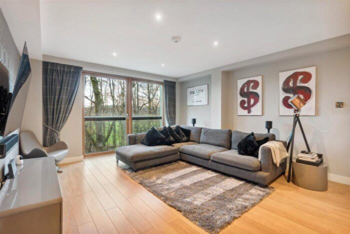 2 Bedroom Flat For Sale In /, Haggs Gate, Pollokshields, G41