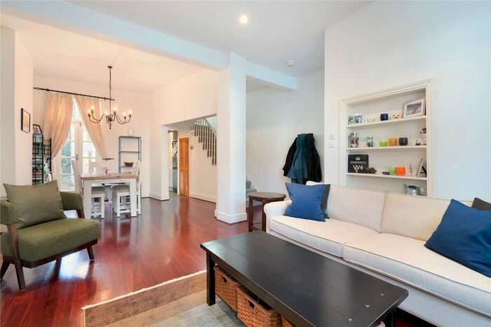 3 Bedroom Terraced House To Rent In Elliott Road, Chiswick, London, W4