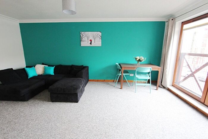 2 Bedroom Flat To Rent In Timber Bush, Edinburgh, EH6