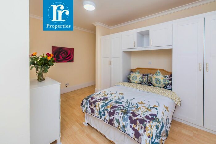 1 Bedroom Flat To Rent In White Horse, Mayfair, W1J