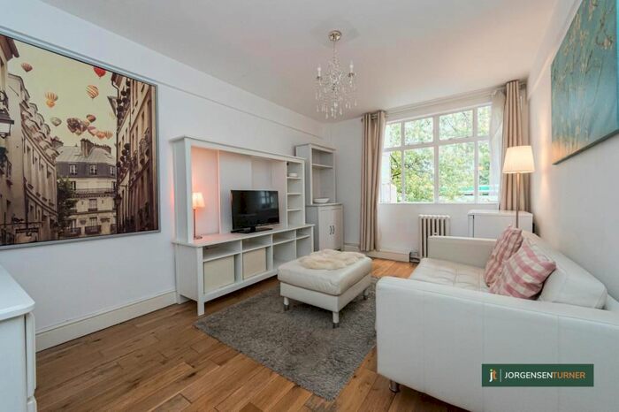 1 Bedroom Flat To Rent In Romney Court, Shepherds Bush, London W12