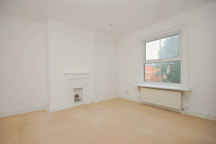 2 Bedroom Maisonette To Rent In Stoke Road, Guildford, GU1