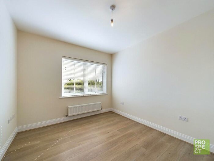 2 Bedroom Apartment To Rent In Bridge Avenue, Maidenhead, Berkshire, SL6