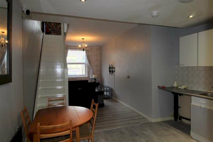 1 Bedroom Flat To Rent In Lee Lane, Horwich, Bolton, BL6