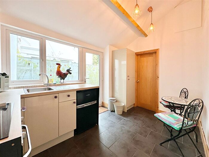 1 Bedroom Flat To Rent In King Street, Brixham, TQ5
