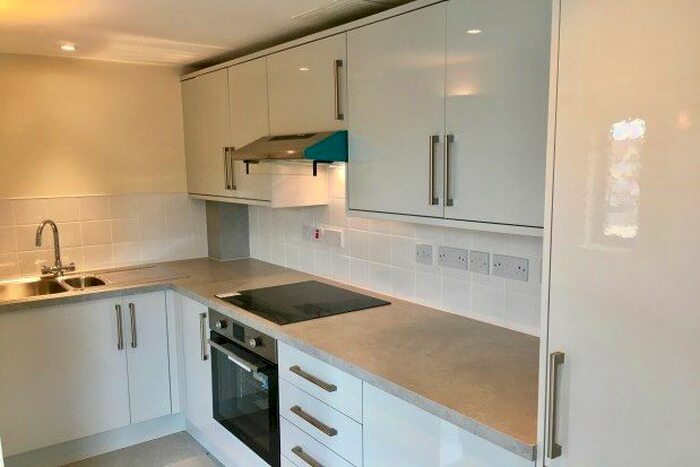 2 Bedroom Flat To Rent In Waltham Road, Woodford Green, IG8