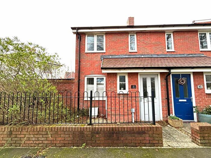 2 Bedroom House To Rent In Maple Road, Shaftesbury, Dorset, SP7