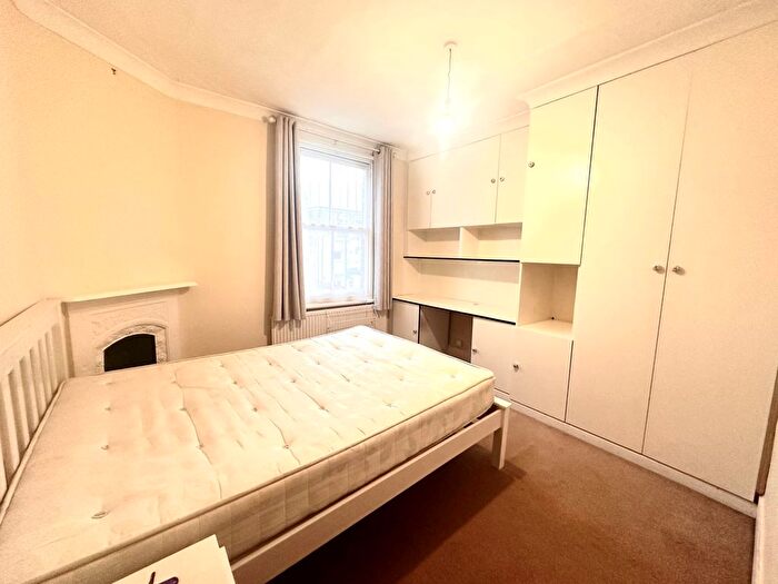 1 Bedroom Flat To Rent In Brougham Road, Acton, W3