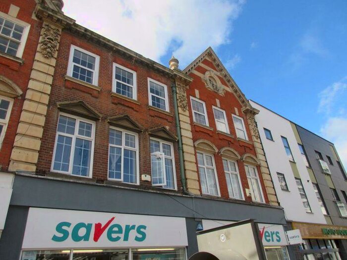 2 Bedroom Flat To Rent In High Street, Southend-On-Sea, SS1